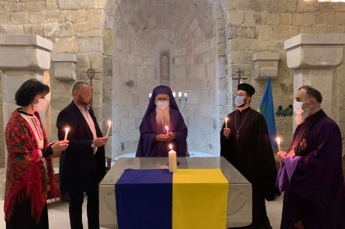 Georgier beten für die Ukraine